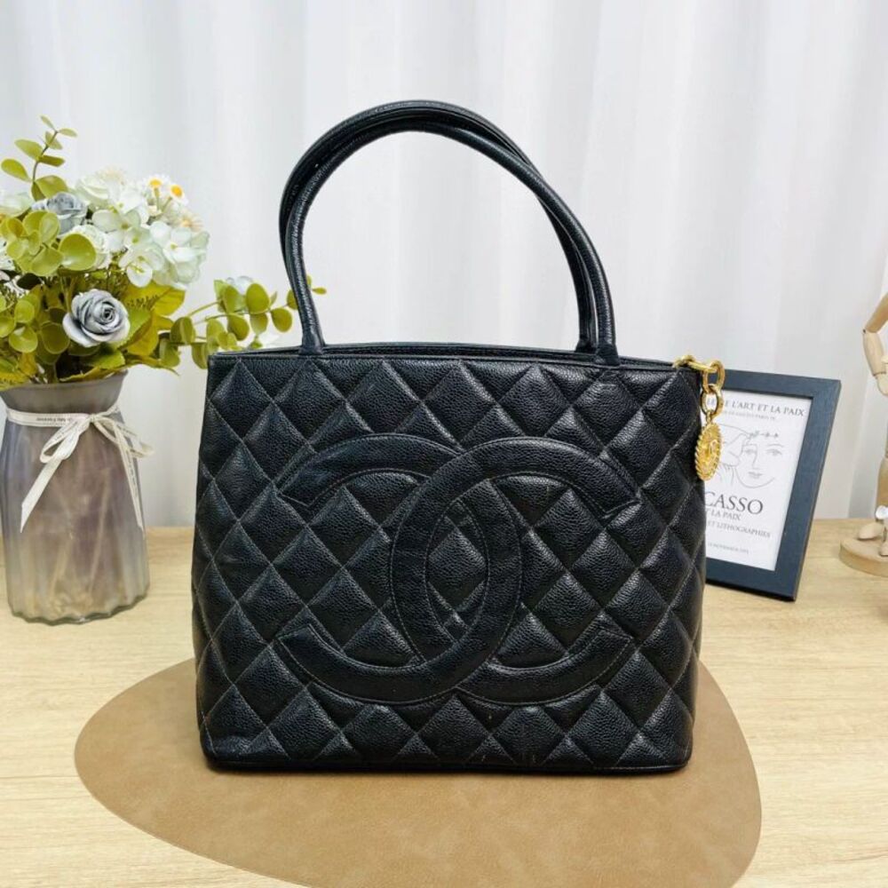 Chanel Women Pre-Loved Bag Very Good Condition